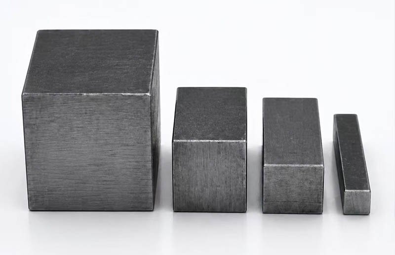 Precision cold drawn round steel bar with bright surface