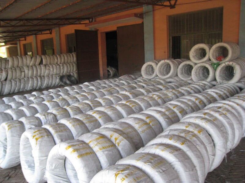 Low carbon cold drawn steel wire coils for automated production lines