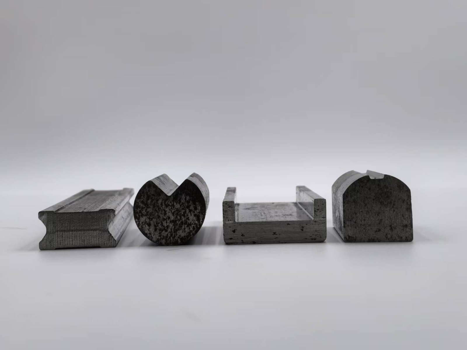 Cold drawn triangle and segment steel bars for machinery components